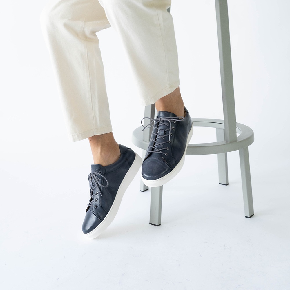 OZZY GRAY レースアップスニーカー