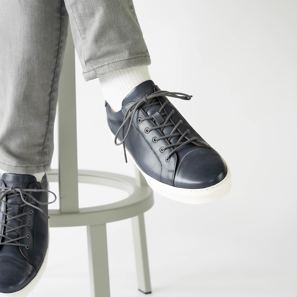 OZZY GRAY レースアップスニーカー
