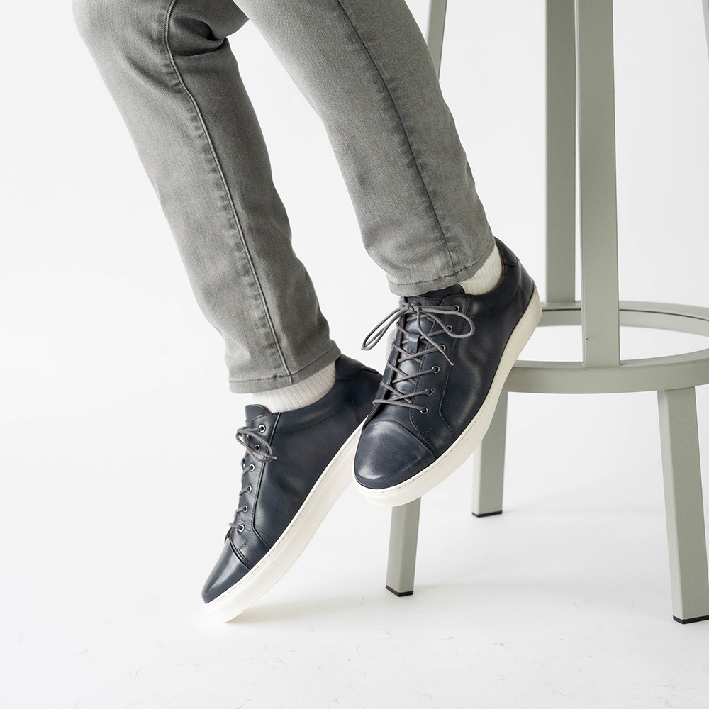 OZZY GRAY レースアップスニーカー