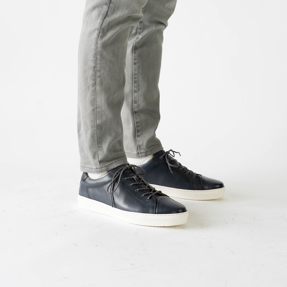 OZZY GRAY レースアップスニーカー