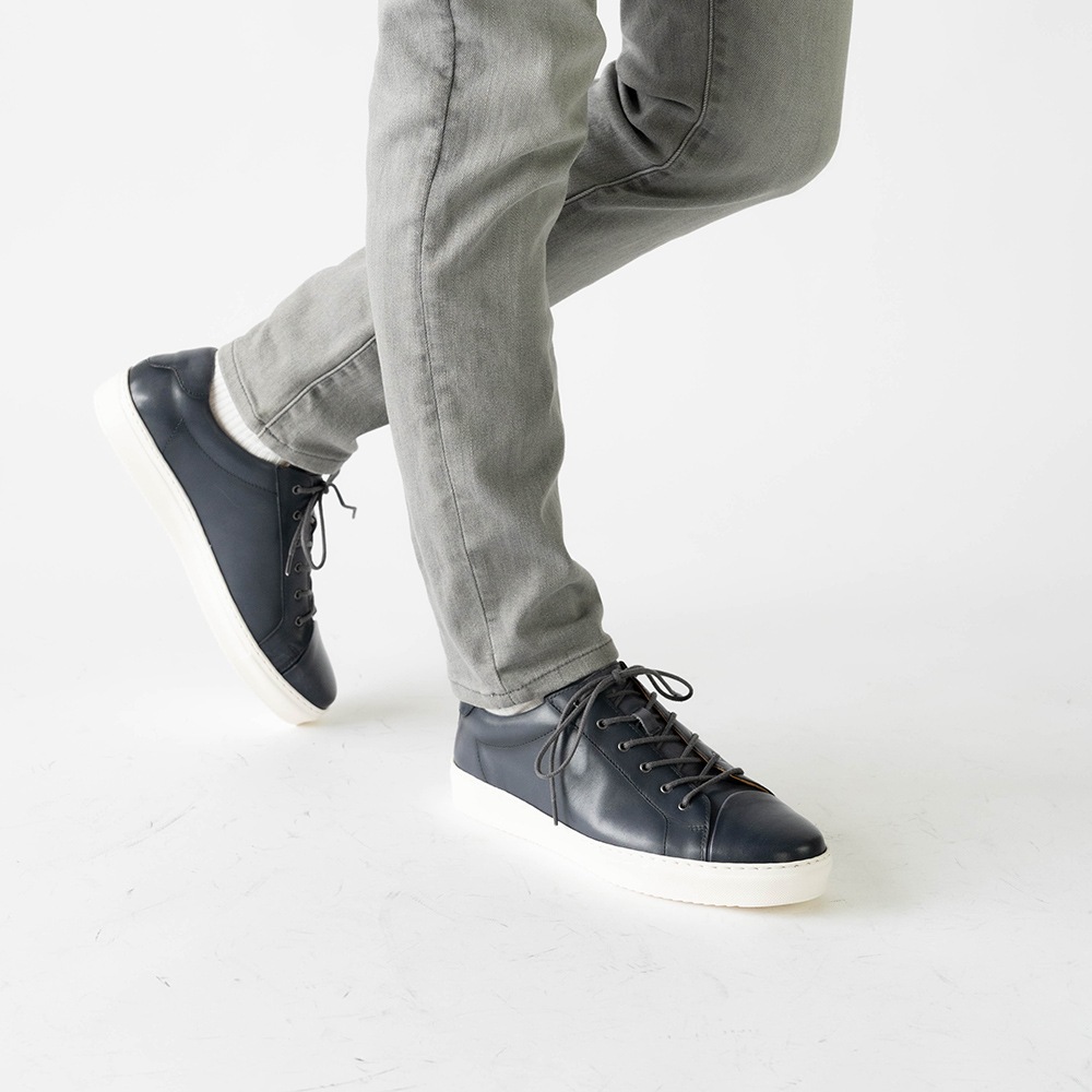 OZZY GRAY レースアップスニーカー