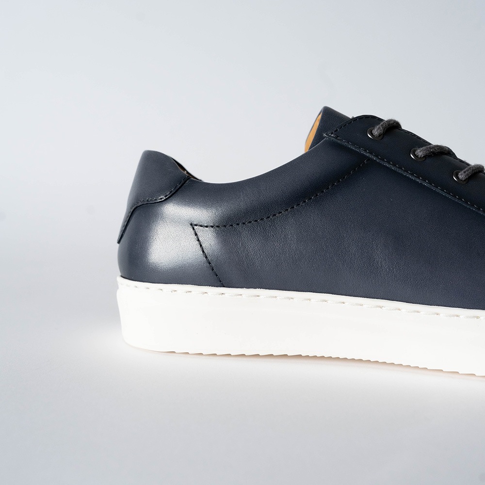 OZZY GRAY レースアップスニーカー