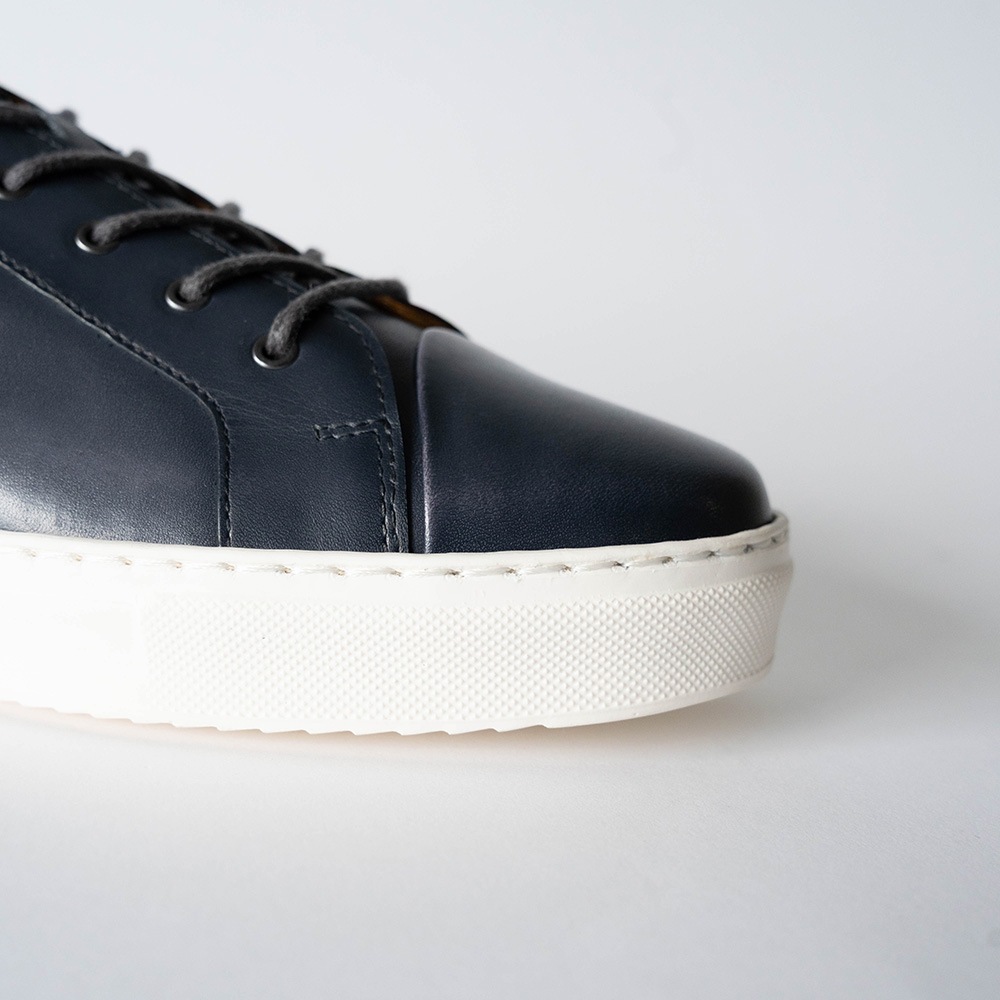 OZZY GRAY レースアップスニーカー