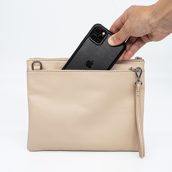 MILAN BEIGE 軽量レザーサコッシュ