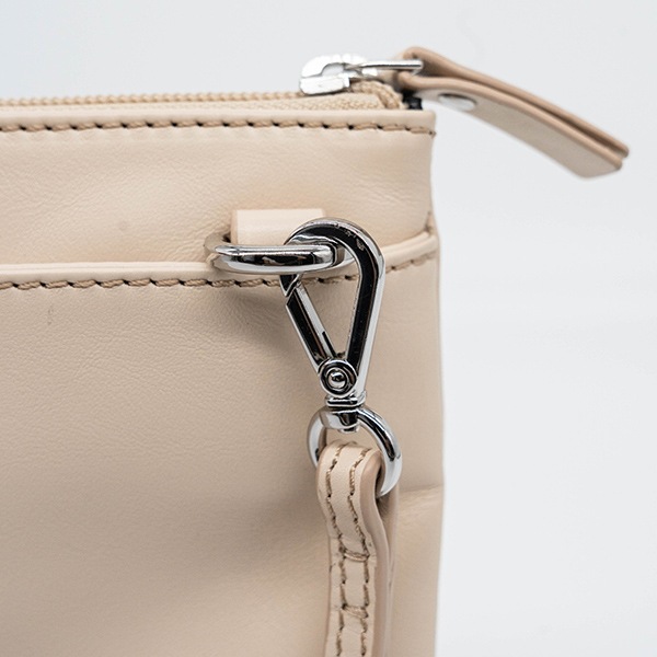 レザーサコッシュクラッチバッグ MILAN BEIGE ベージュ｜【公式