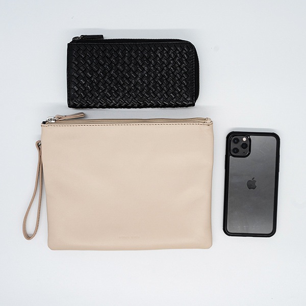 MILAN BEIGE 軽量レザーサコッシュ