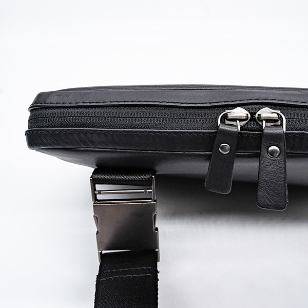 WINSTON BLACK スリムボディーバッグ 11インチ