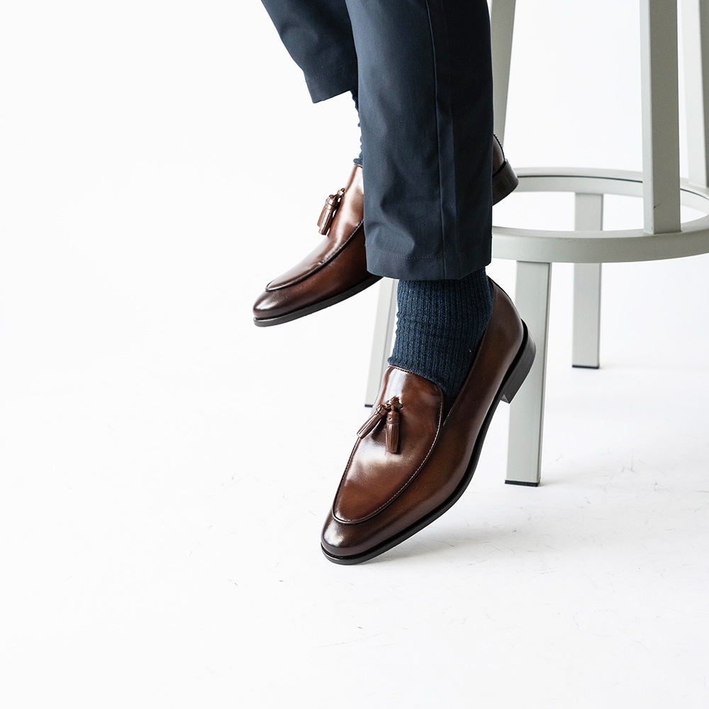 タッセルローファービジネスシューズ メンズ 革靴 ドレス 外羽根