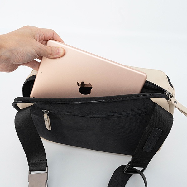 LUCAS BEIGE ボディバッグ ショルダー 8.3インチ