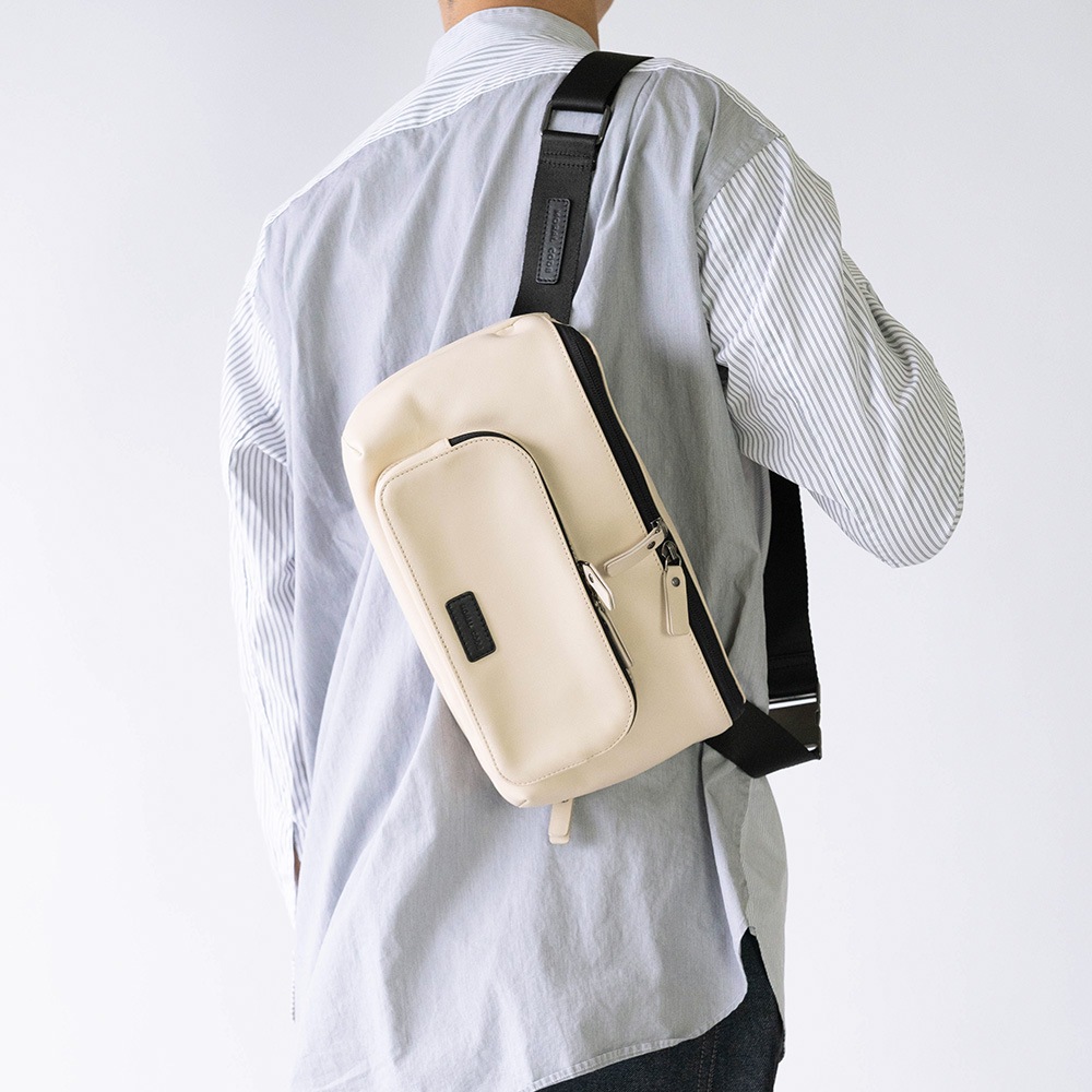 LUCAS BEIGE ボディバッグ ショルダー 8.3インチ