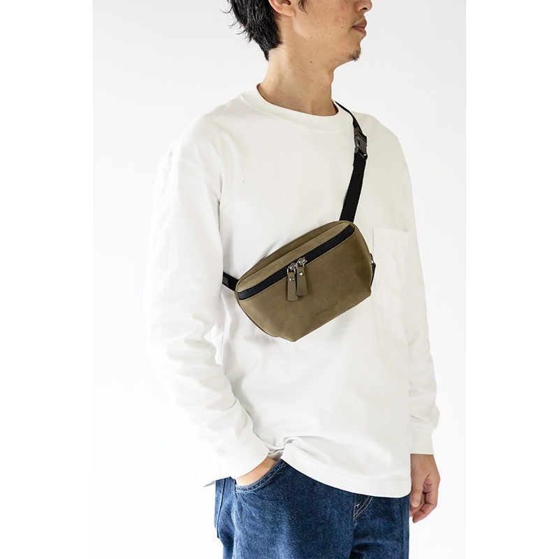 ARTHUR MILITARY GREEN ボディバッグ ミニショルダー