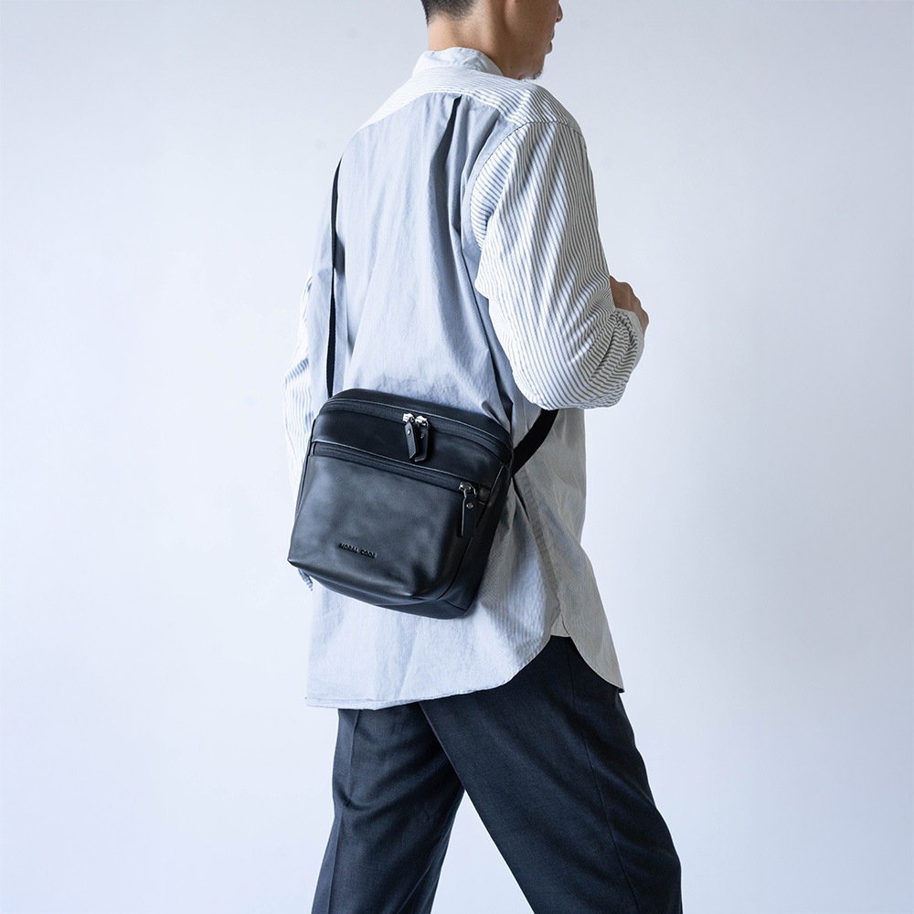 ショルダーバッグ ボディバッグ サコッシュ レザー 本革 DENVER BLACK ショルダーバッグ ボディバッグ サコッシュ レザー 本革 DENVER BLACK