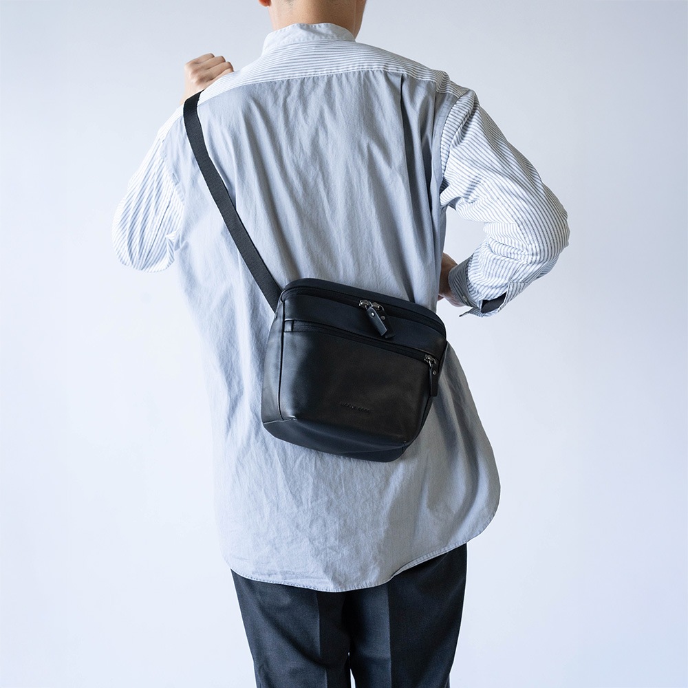 ショルダーバッグ ボディバッグ サコッシュ レザー 本革 DENVER BLACK