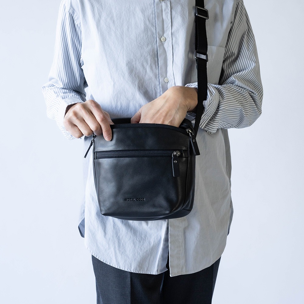 ショルダーバッグ ボディバッグ サコッシュ レザー 本革 DENVER BLACK