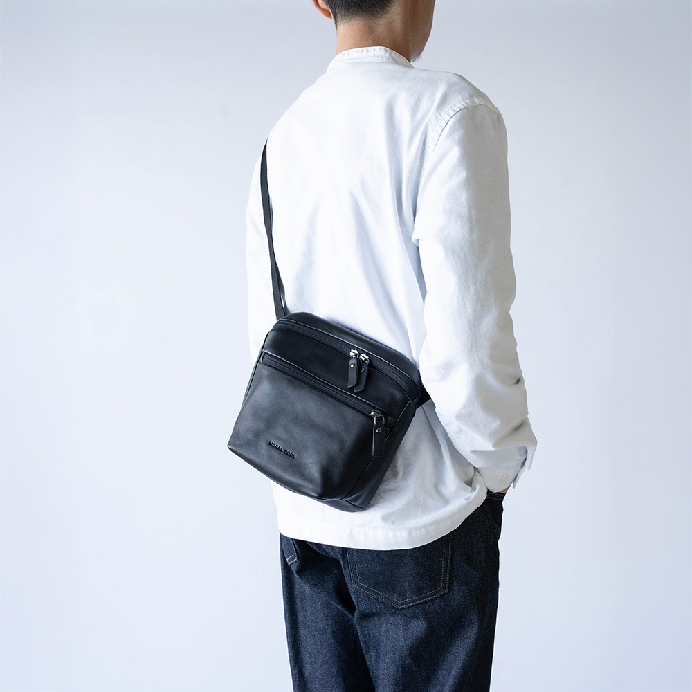DENVER BLACK 軽量ミニショルダーバッグ
