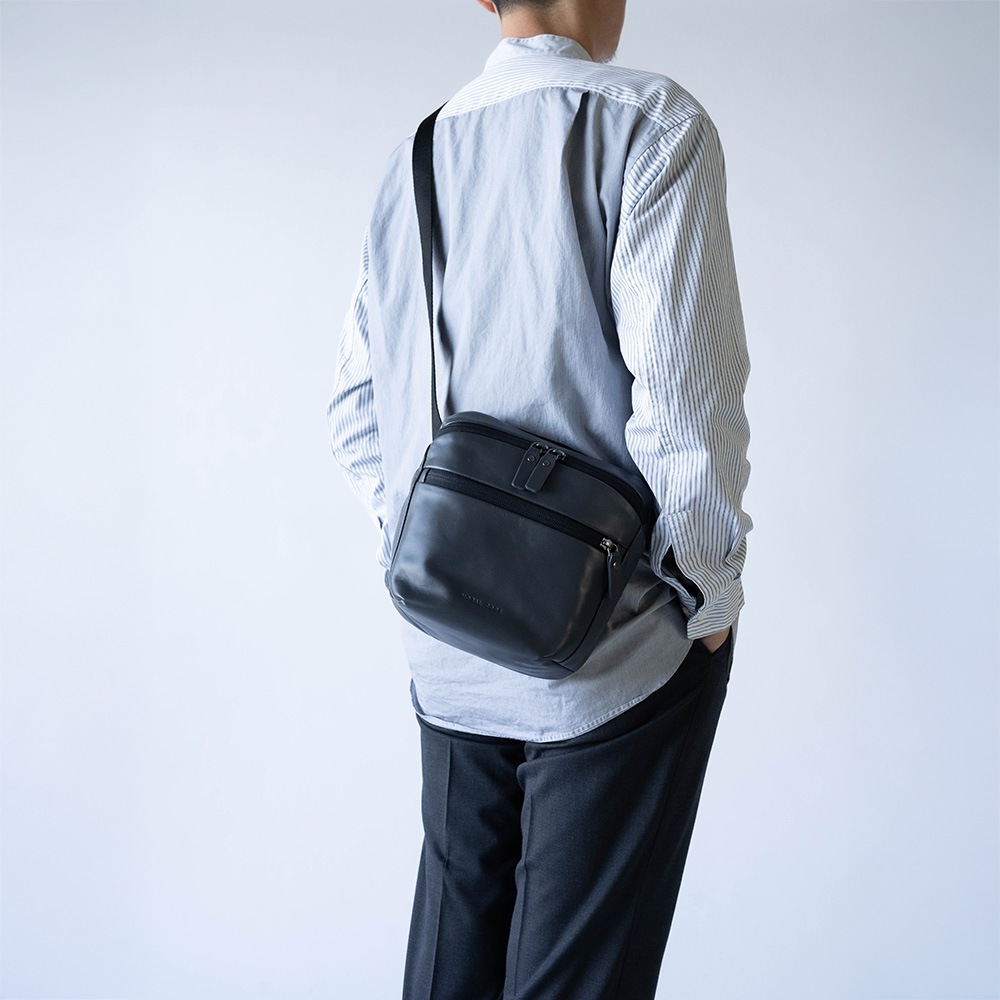 ショルダーバッグ ボディバッグ サコッシュ レザー 本革 DENVER GRAY