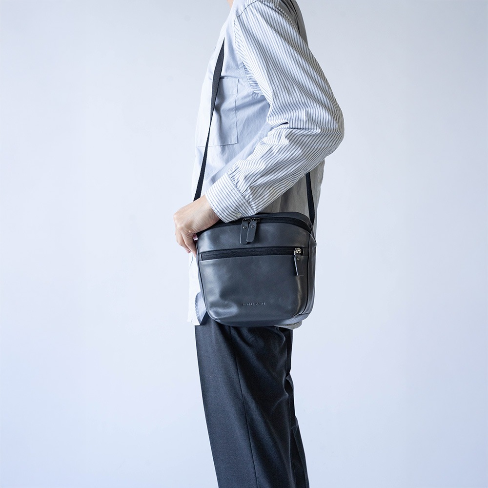 ショルダーバッグ ボディバッグ サコッシュ レザー 本革 DENVER GRAY