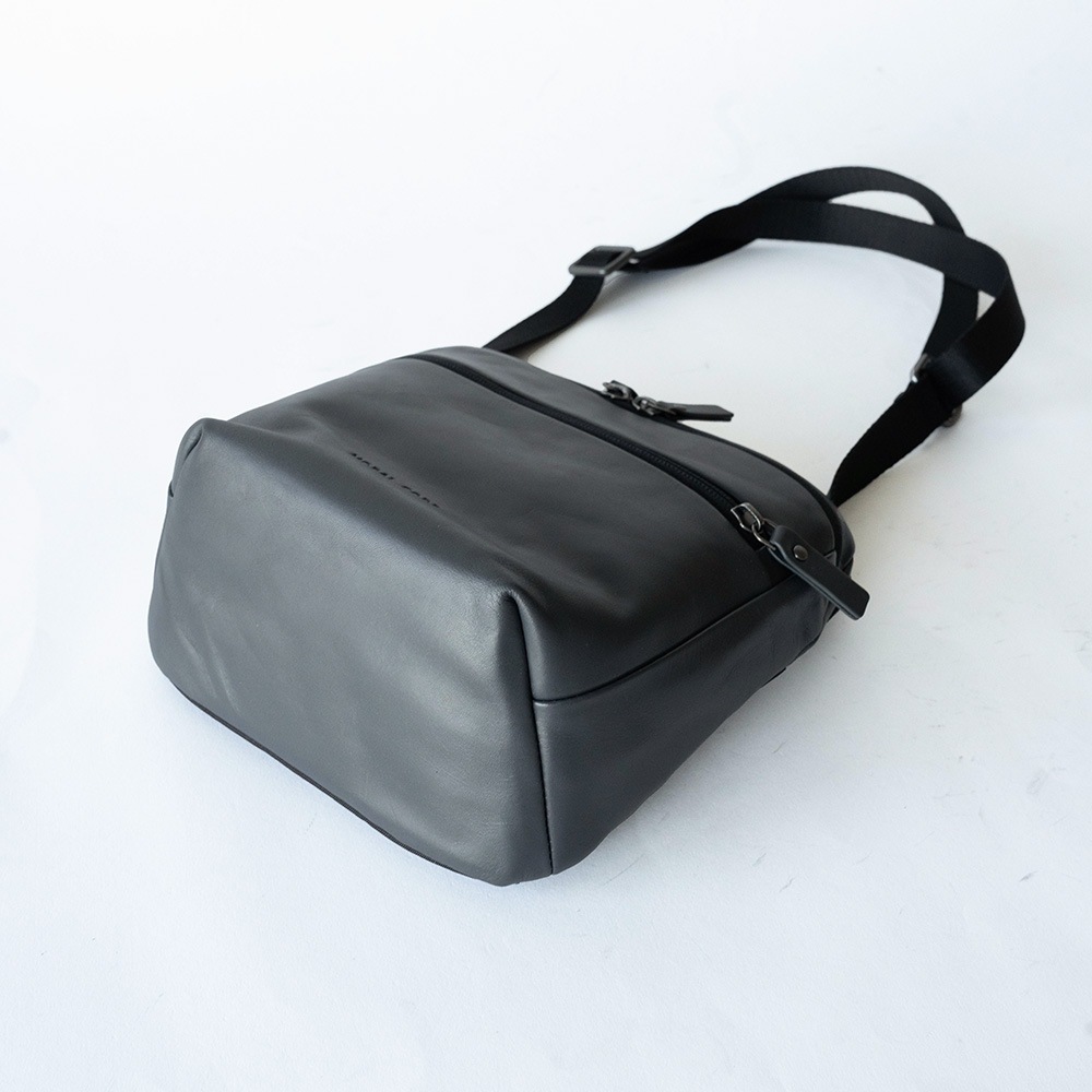 ショルダーバッグ ボディバッグ サコッシュ レザー 本革 DENVER GRAY