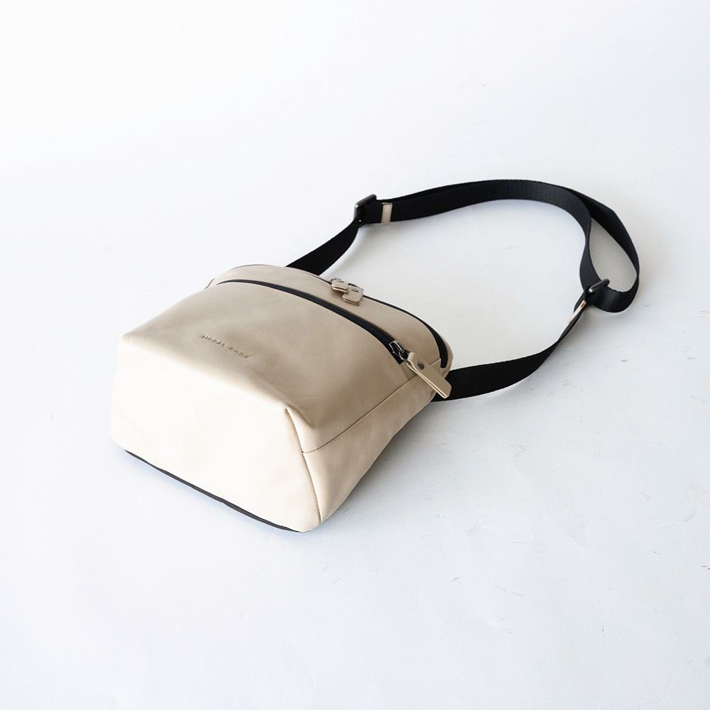 ショルダーバッグ ボディバッグ サコッシュ レザー 本革 DENVER BEIGE