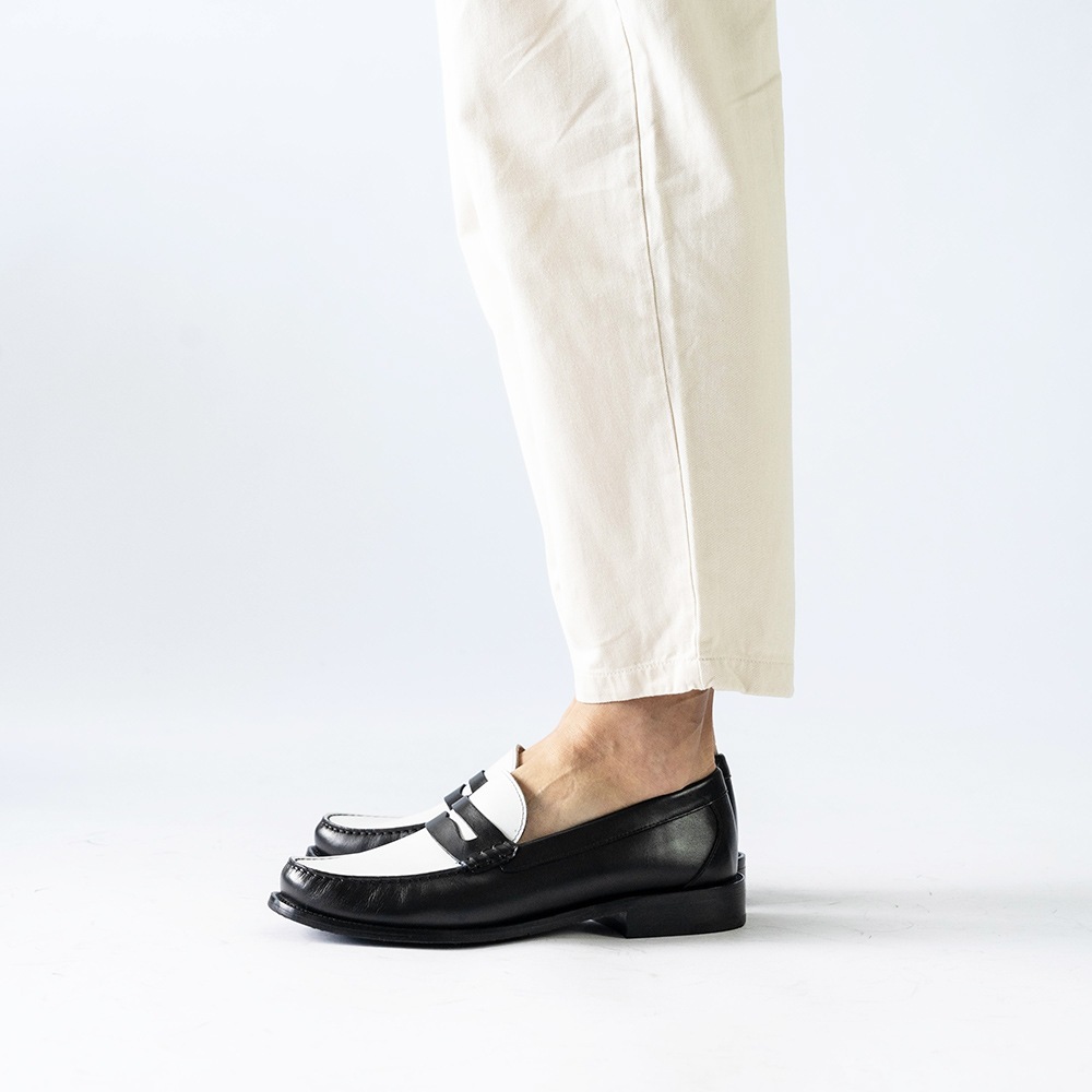 CAMBRIDGE BLACK&WHITE モカシンローファー