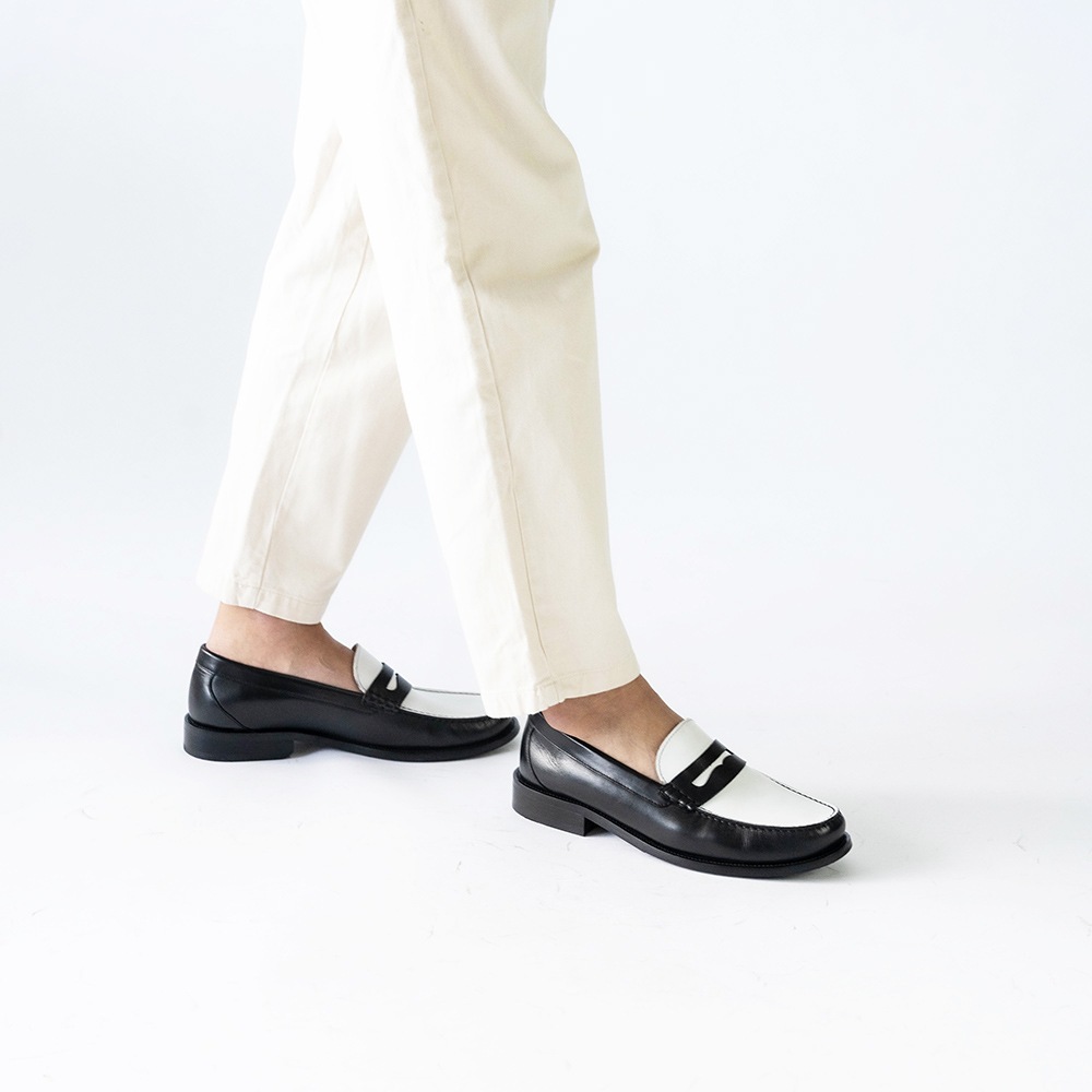CAMBRIDGE BLACK&WHITE モカシンローファー