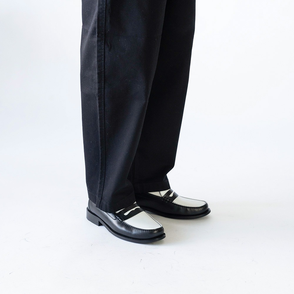 CAMBRIDGE BLACK&WHITE モカシンローファー