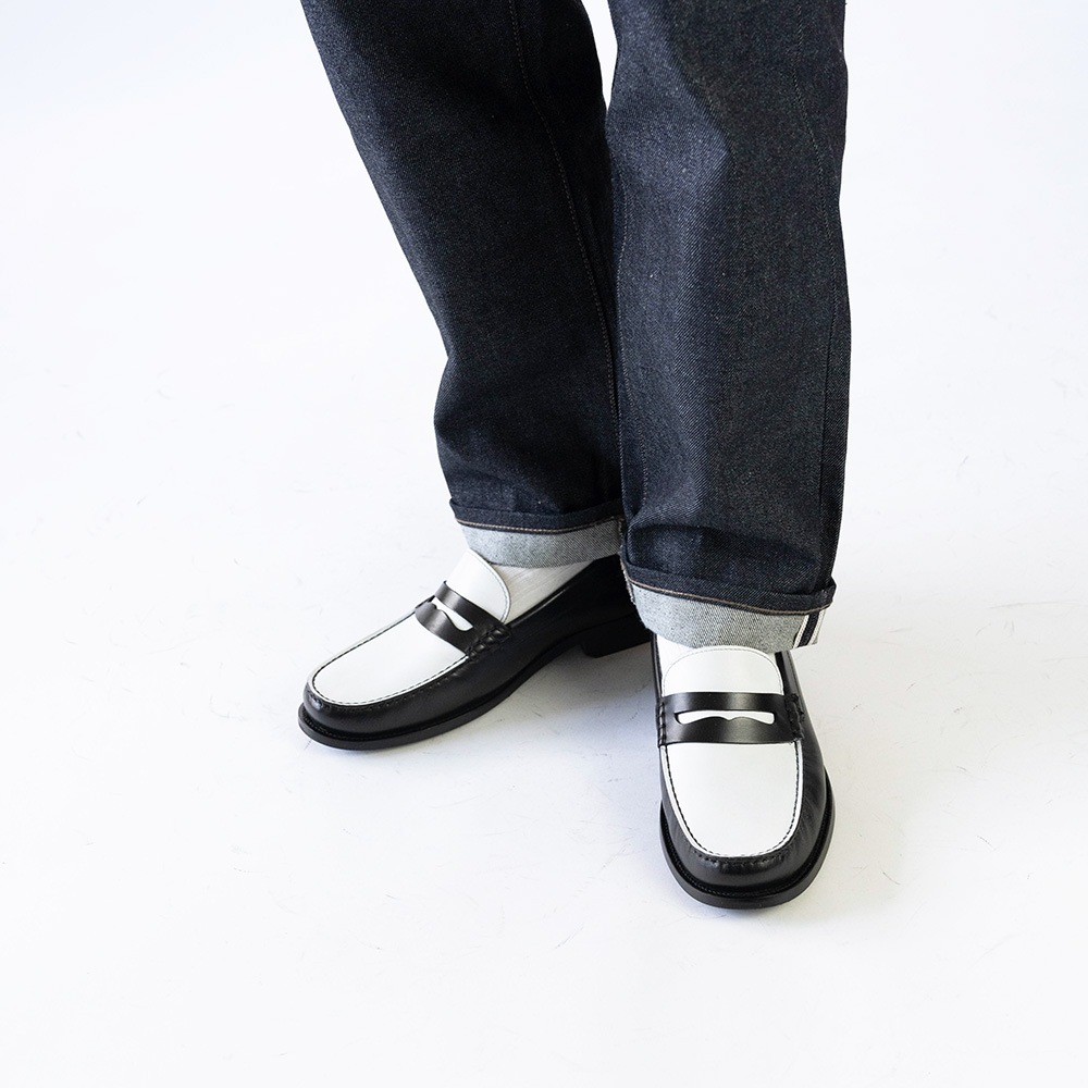 CAMBRIDGE BLACK&WHITE モカシンローファー