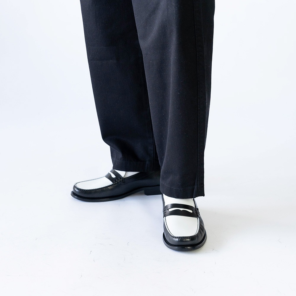 CAMBRIDGE BLACK&WHITE モカシンローファー