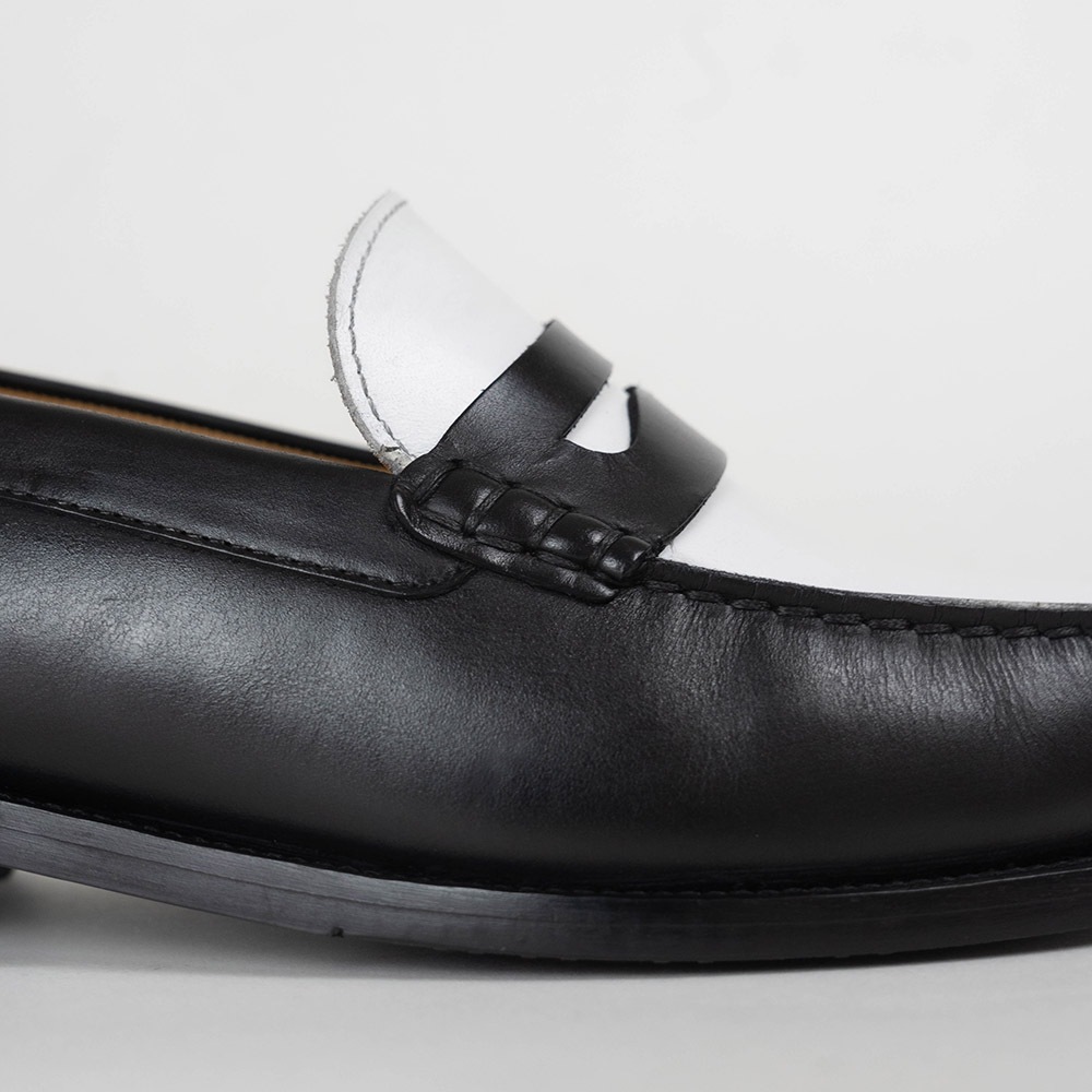 CAMBRIDGE BLACK&WHITE モカシンローファー