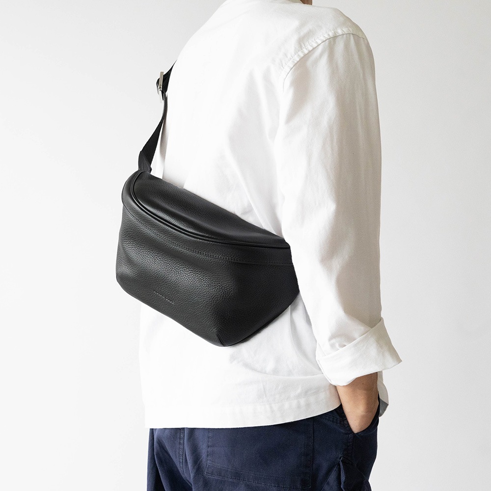YORK BLACK ショルダー ボディーバッグ