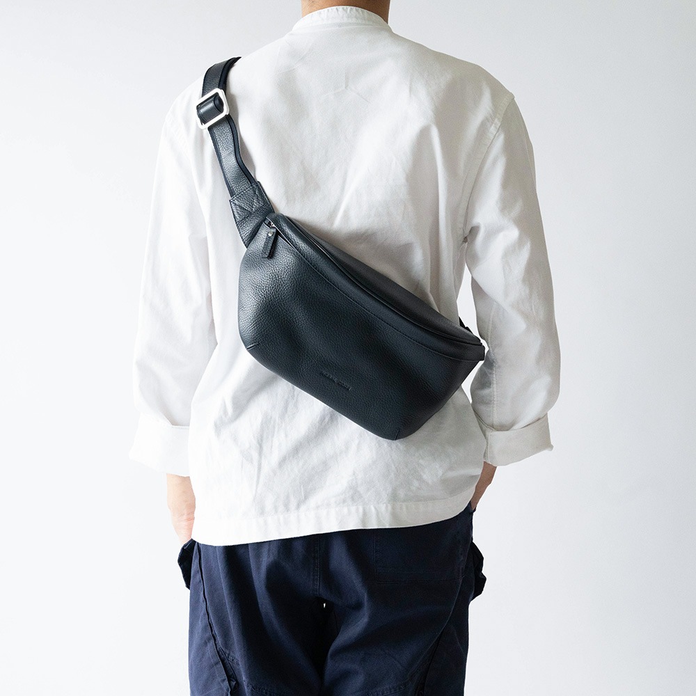 YORK NAVY ショルダー ボディーバッグ