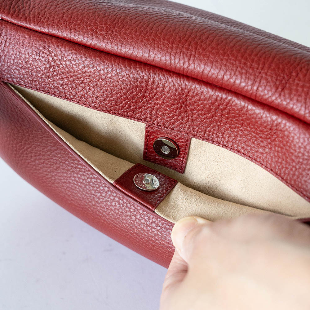 YORK RED ショルダー ボディーバッグ