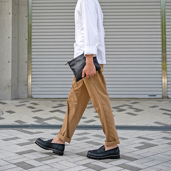 MILAN BLACK 軽量レザーサコッシュ