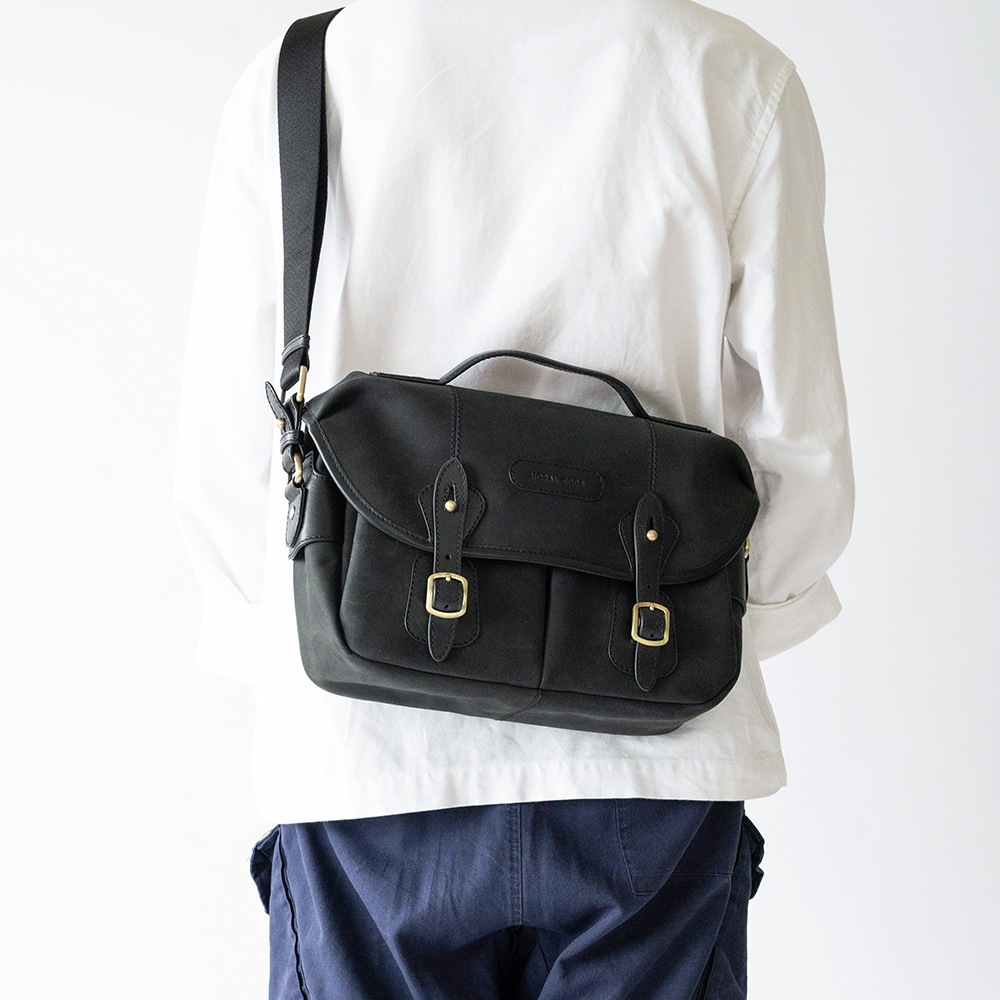 ISLINGTON MATTE BLACK ヌバック ショルダーバッグ
