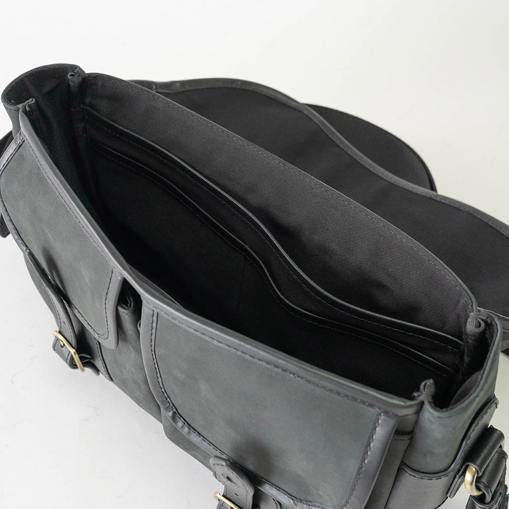 ISLINGTON MATTE BLACK ヌバック ショルダーバッグ