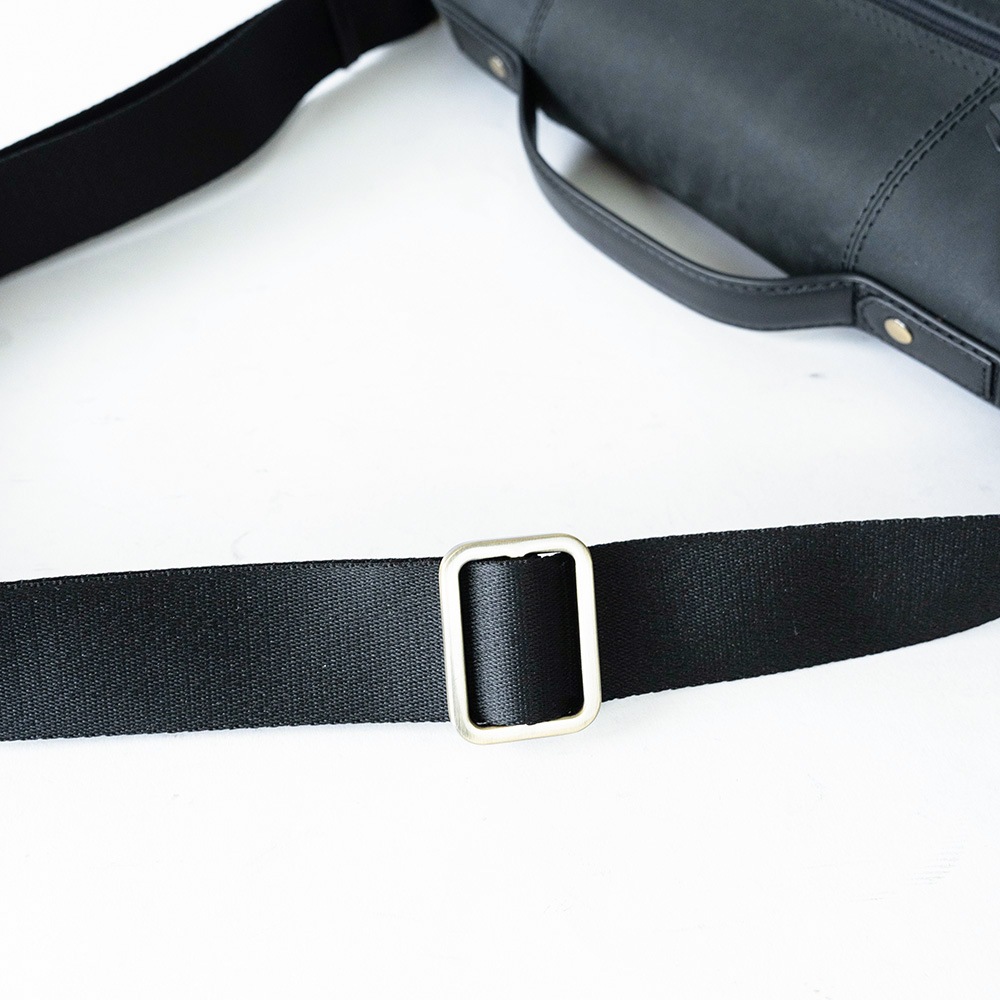 ISLINGTON MATTE BLACK ヌバック ショルダーバッグ