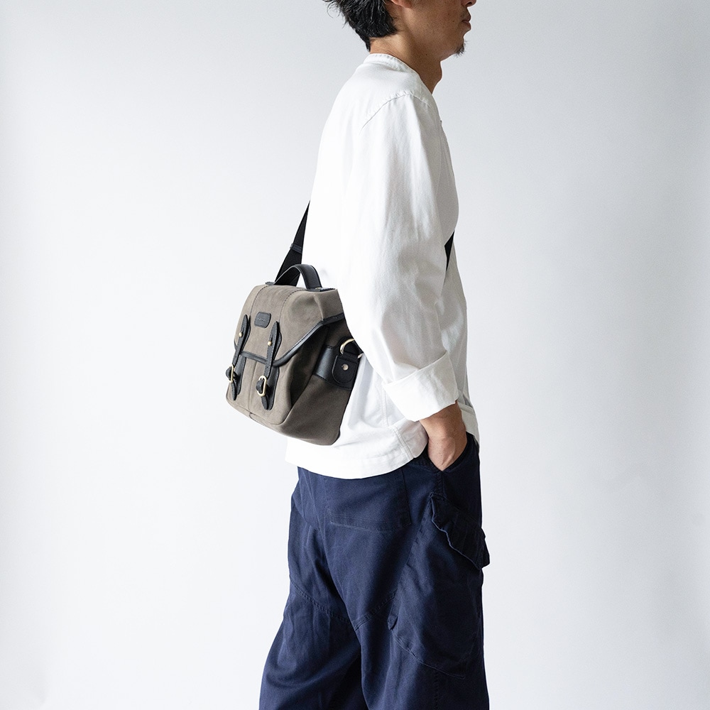 ISLINGTON GRAY ヌバック ショルダーバッグ