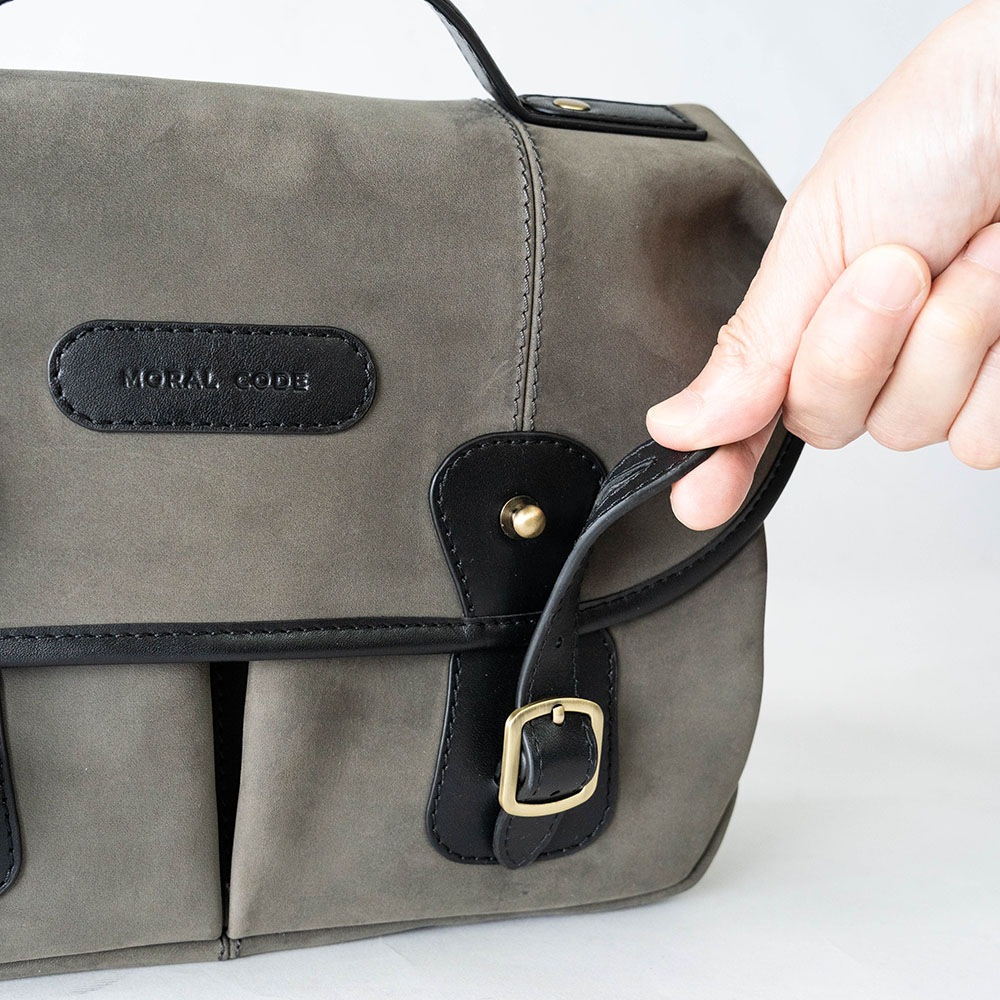 ISLINGTON GRAY ヌバック ショルダーバッグ