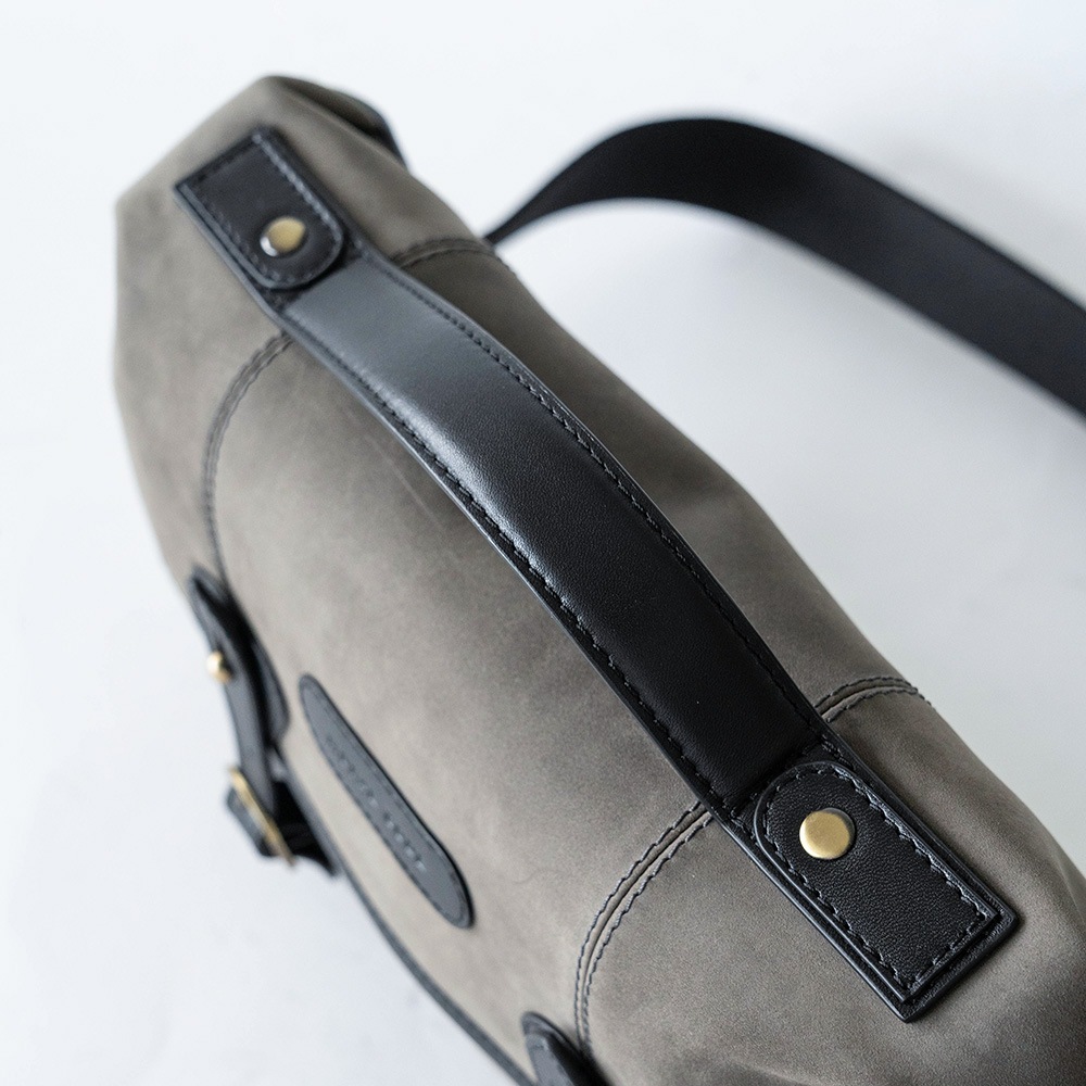 ISLINGTON GRAY ヌバック ショルダーバッグ