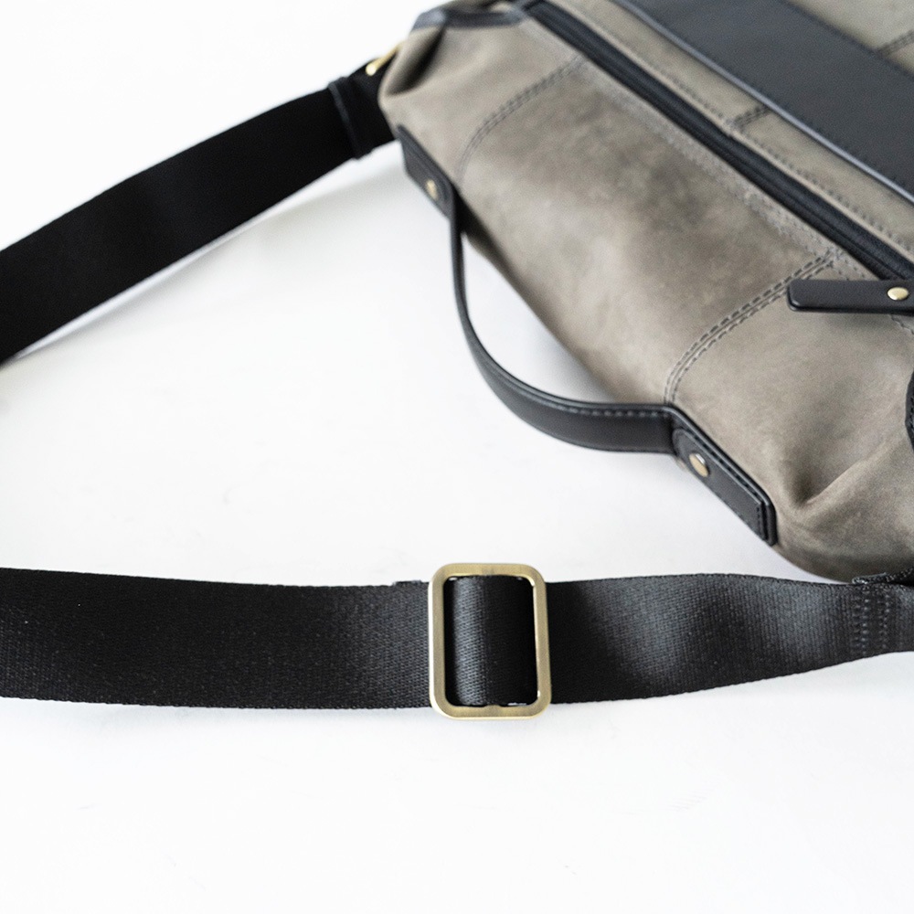 ISLINGTON GRAY ヌバック ショルダーバッグ