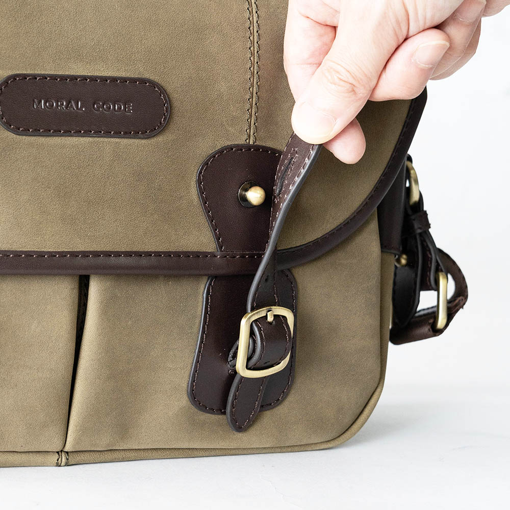 ISLINGTON MILITARY GREEN ヌバック ショルダーバッグ