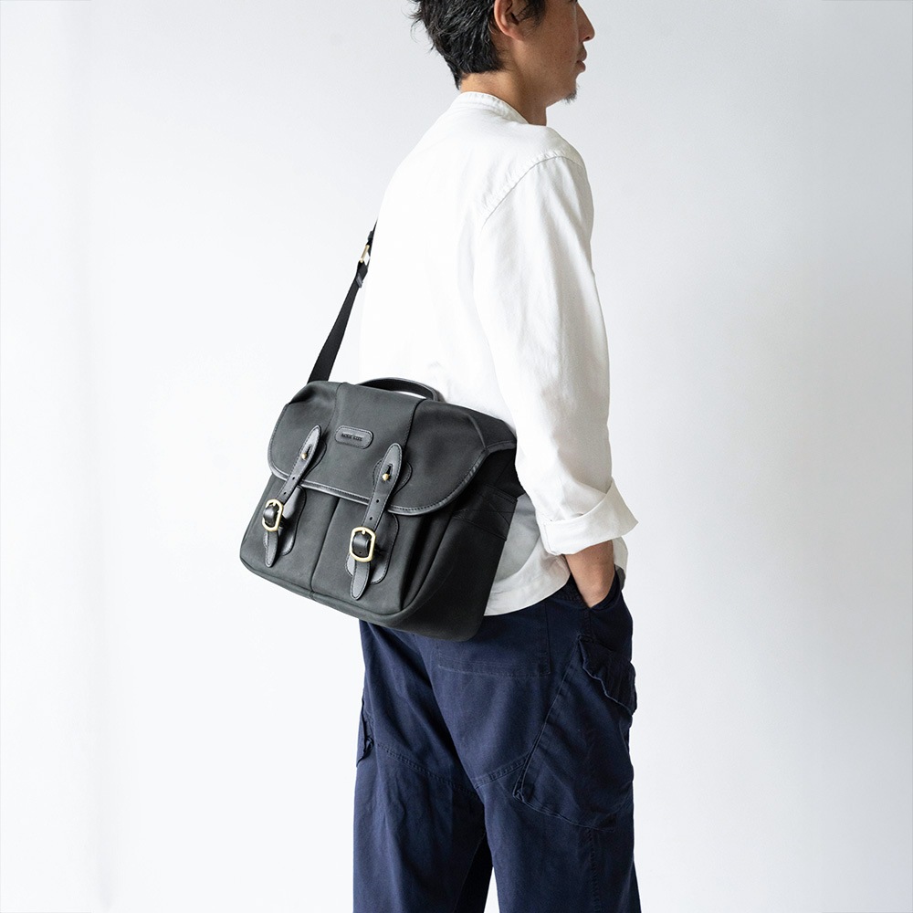 NORWICH MATTE BLACK ヌバック ショルダーバッグ