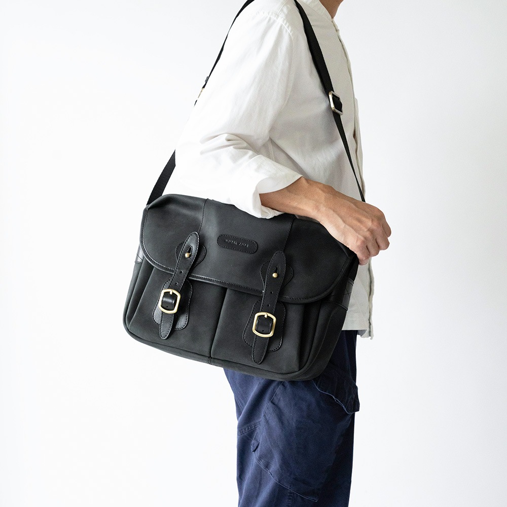 NORWICH MATTE BLACK ヌバック ショルダーバッグ