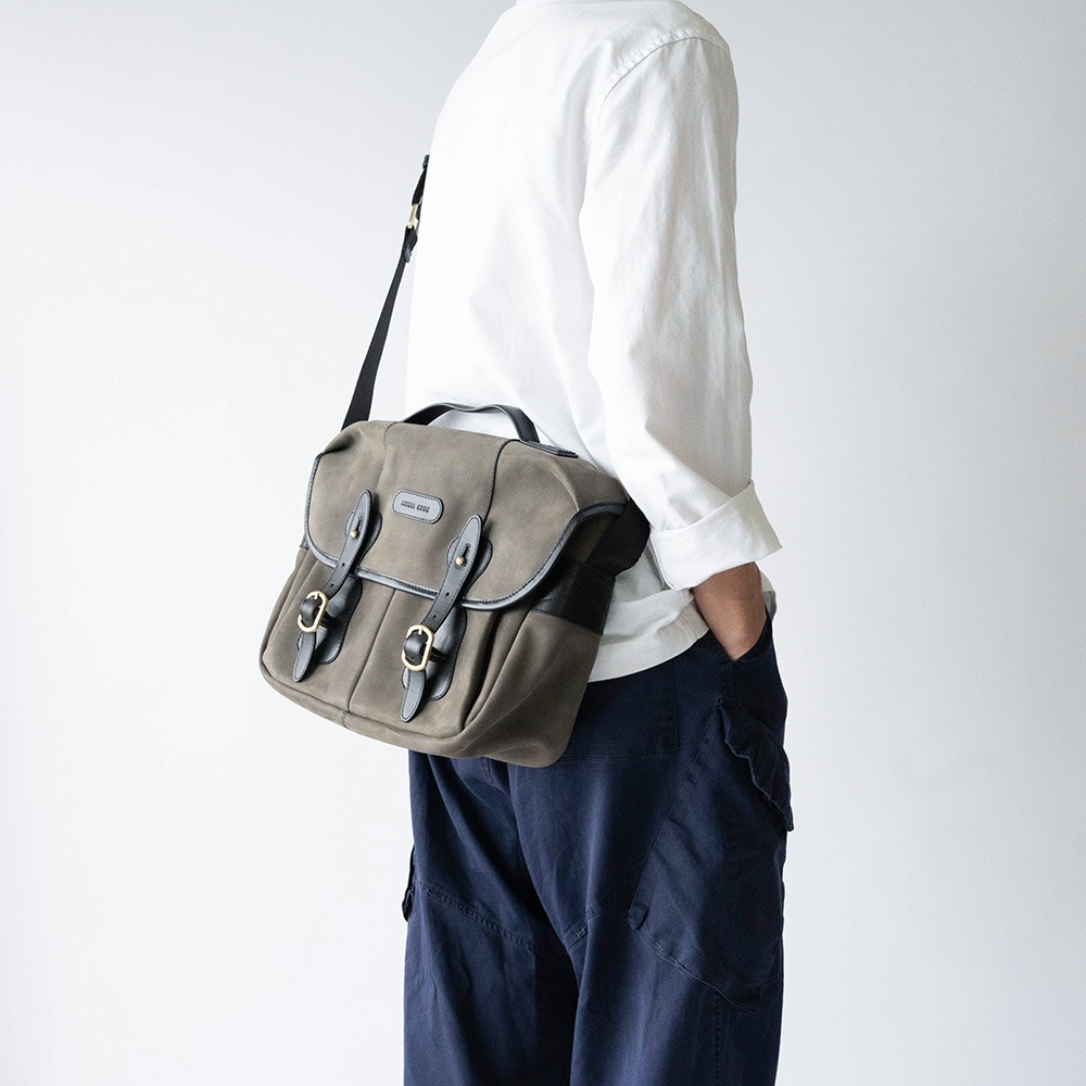 NORWICH GRAY ヌバック ショルダーバッグ