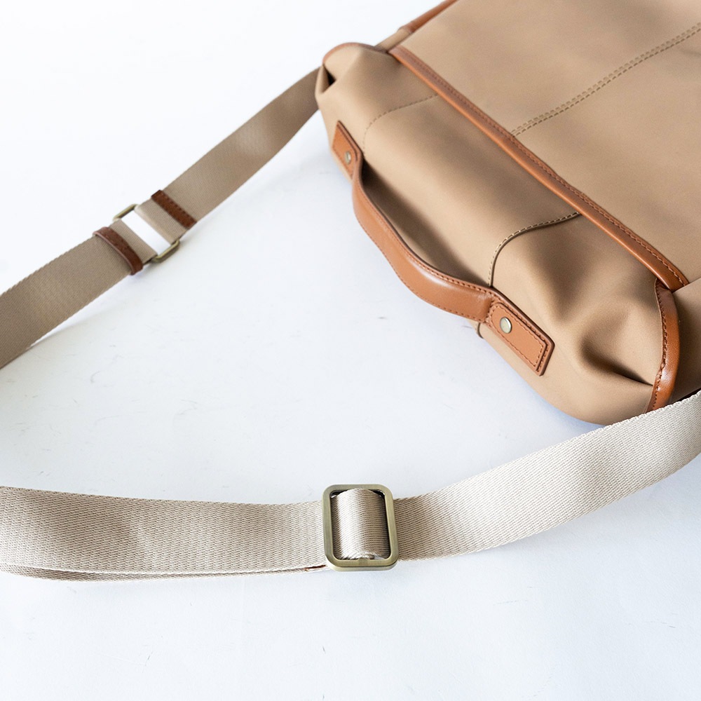 NORWICH BEIGE ヌバック ショルダーバッグ