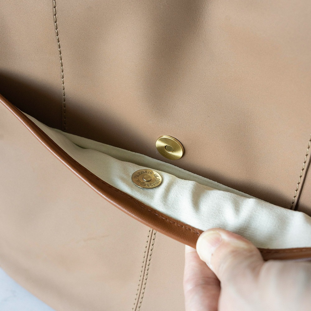 NORWICH BEIGE ヌバック ショルダーバッグ