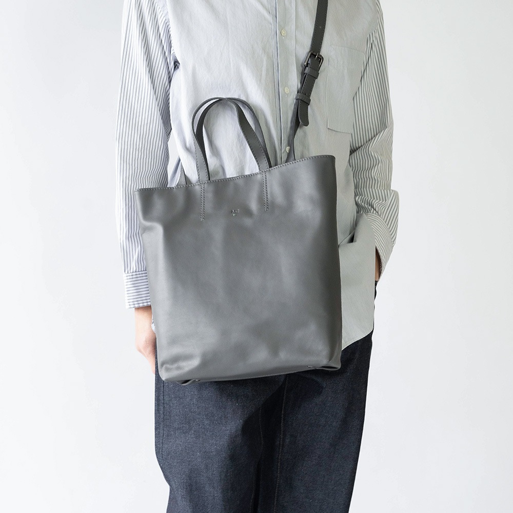 新品未使用　COLE HAAN 2way トート　ショルダー　ダークグレー系 新品未使用　COLE HAAN 2way トート　ショルダー　ダークグレー系