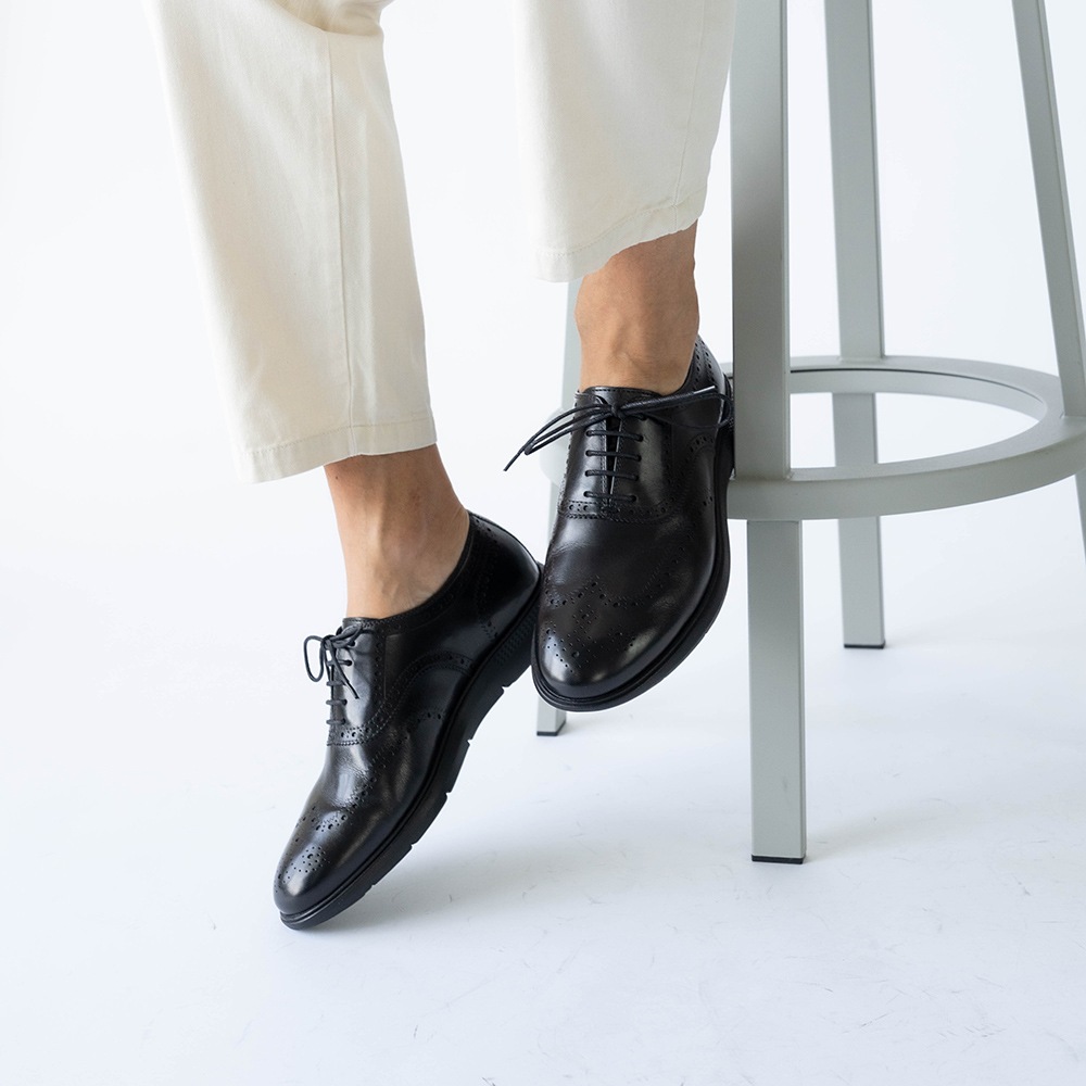 MANCHESTER BLACK ドレススニーカー