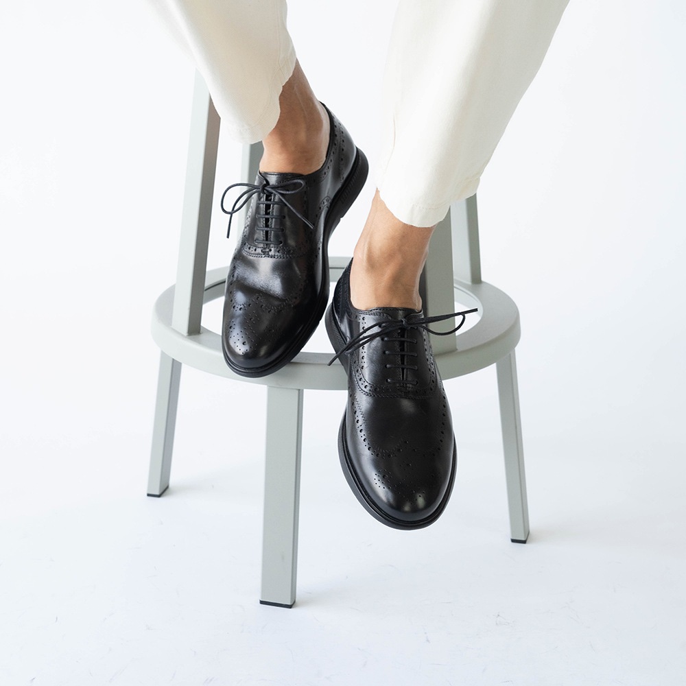 MANCHESTER BLACK ドレススニーカー