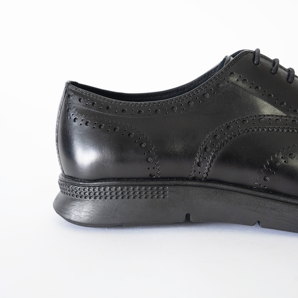 MANCHESTER BLACK ドレススニーカー